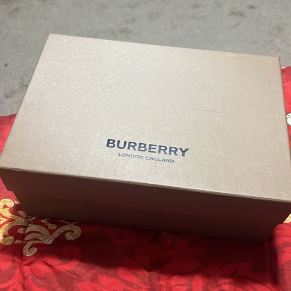 Brand new never worn original packaging - Picture 3 of 5